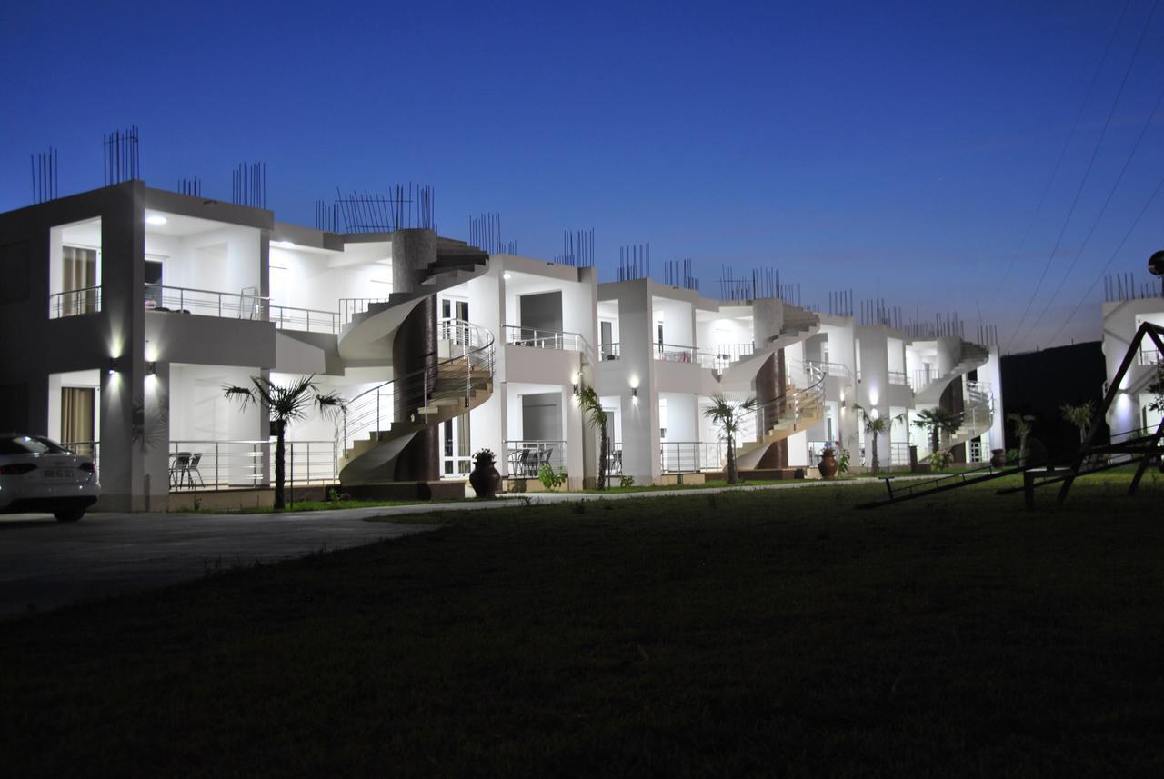 Royal Apartments & Villas أولتْسي المظهر الخارجي الصورة